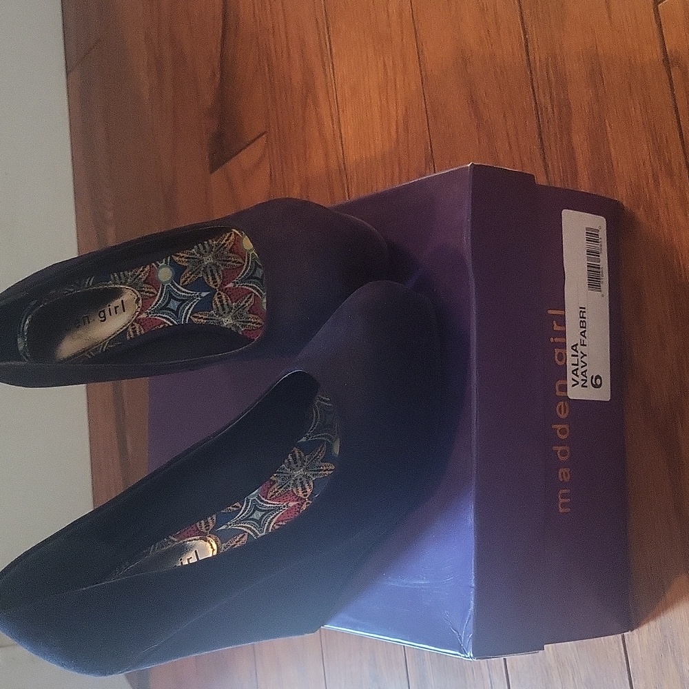 Madden Girl Wedges